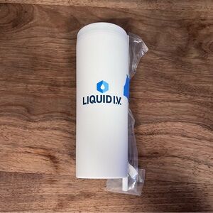 NWOT Liquid I.V. White Tumbler with Straw